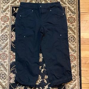 Style & Co Sz 4 Black Capri Cargo Pants